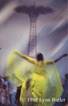 Yellow Dress - Dancing under the parachute jump